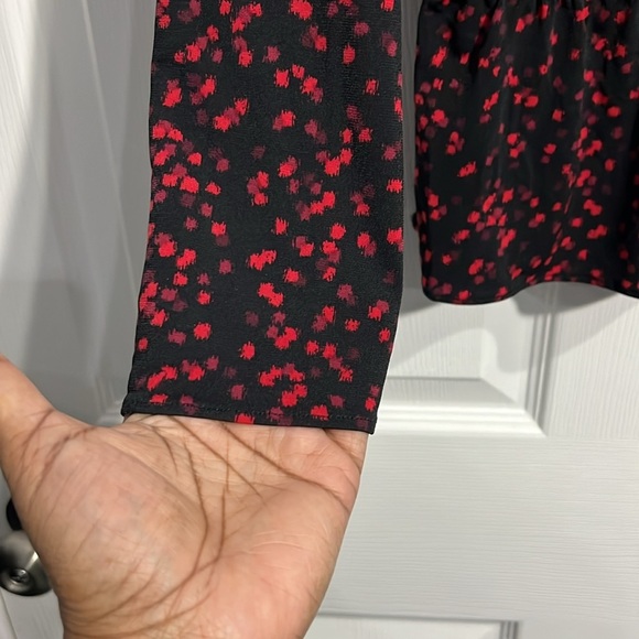 The Limited Women’s blouse - Size Small - Red, Black and Maroon V-Neck - Picture 3 of 7